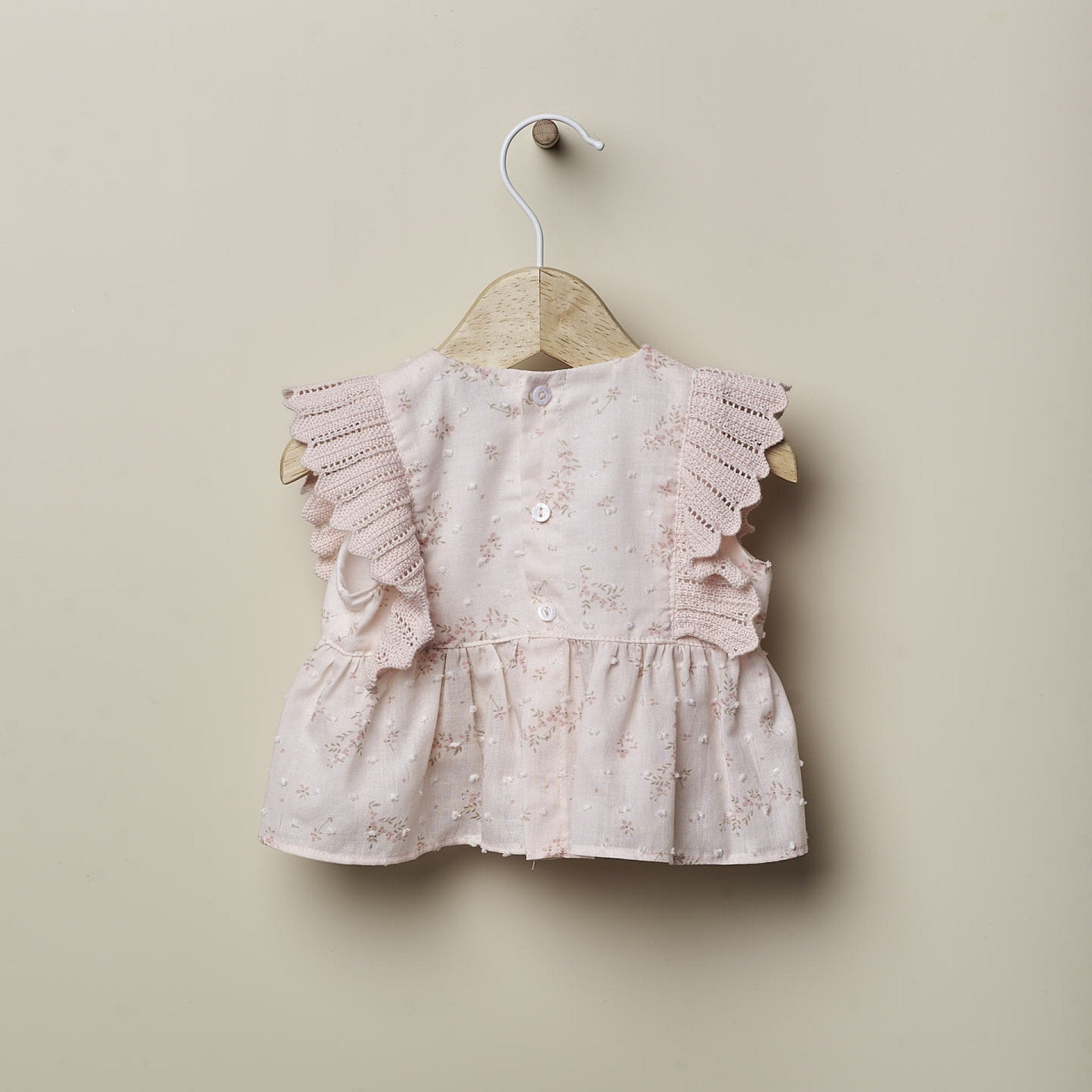 Blouse W ruffle knit