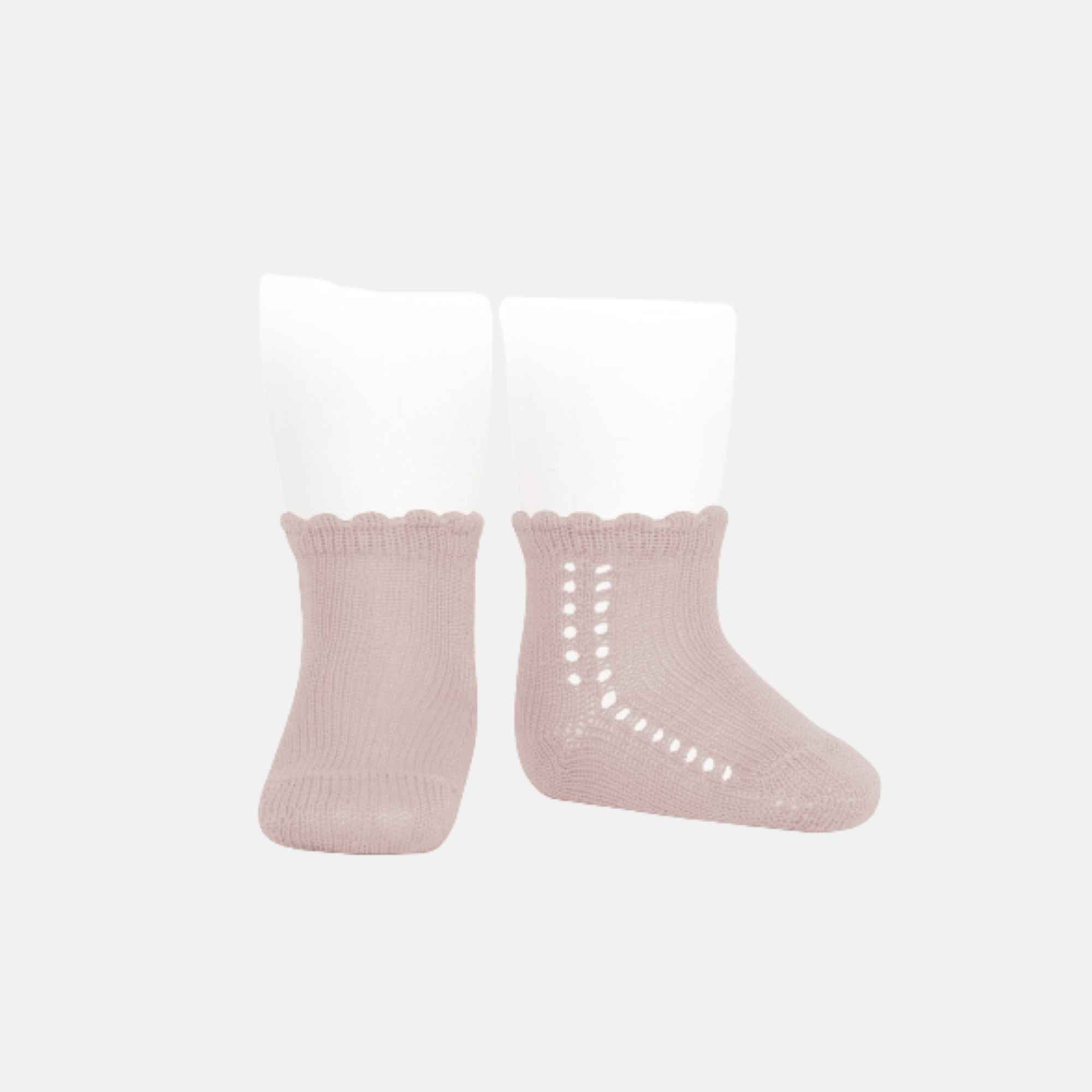 Calcetines cortos rosa empolvado con calado lateral perlé
