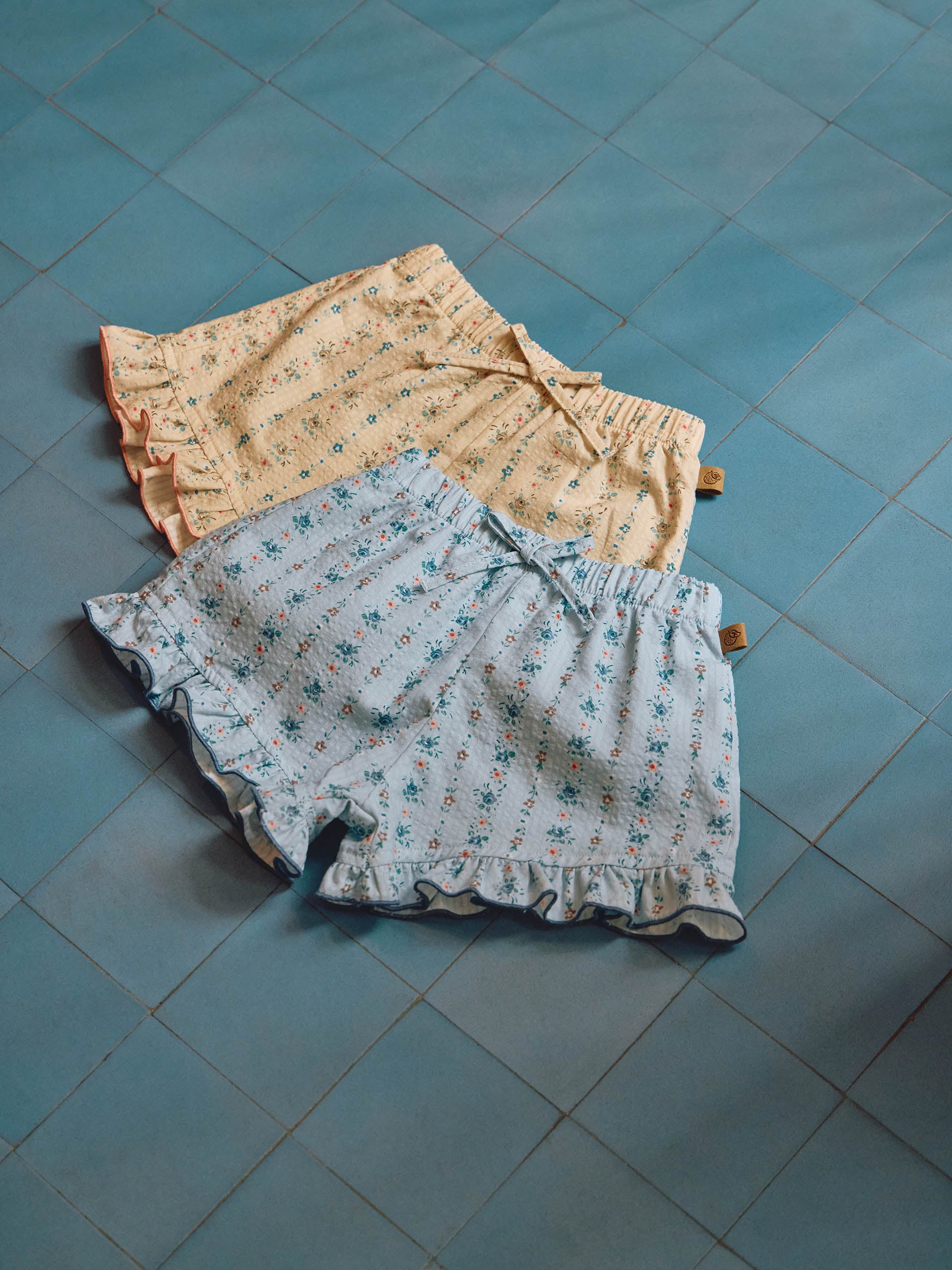 Pantalon Corto Florecitas